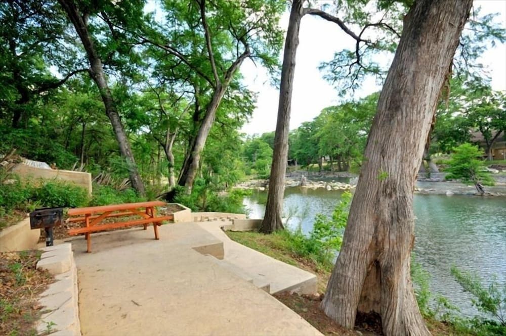 El Patio Grande in Gruene! 4th nt Free in May!on the ...