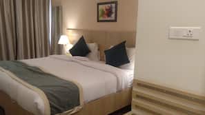 Egyptian cotton sheets, premium bedding, down duvet, Select Comfort beds