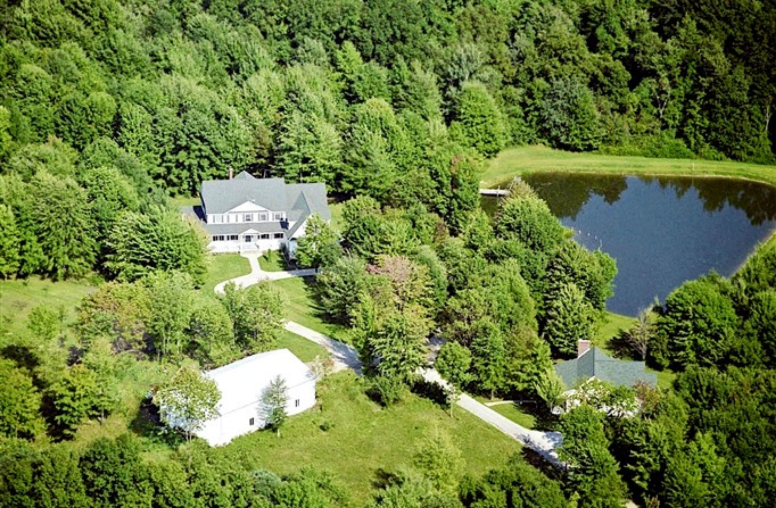 Bear Creek Farm B&B in Austinburg, United States