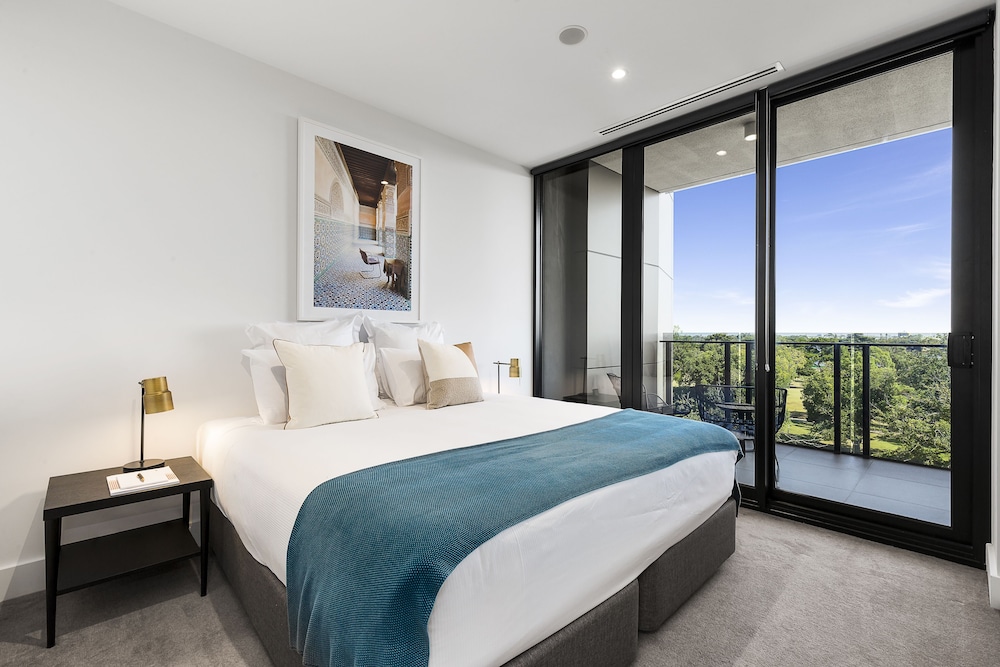 Tyrian Serviced Apartments – Albert Park Lake