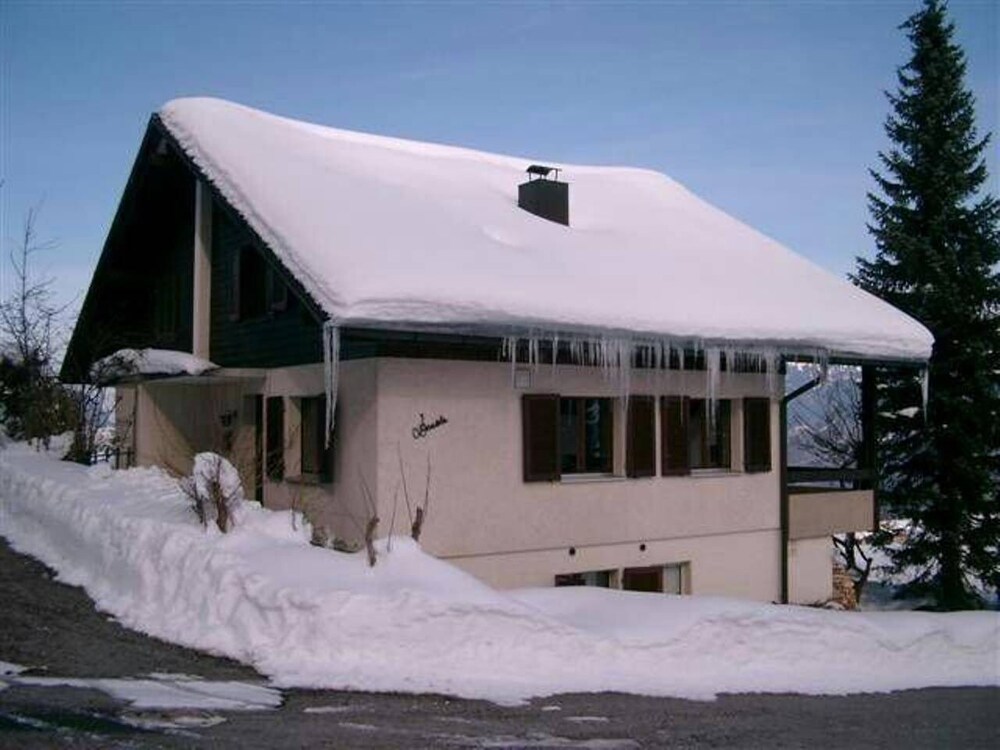 Holiday House Daniela; great lake view and fireplace, perfect for the family holiday Emmetten