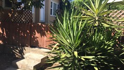 Unique 2 Bedroom in Burbank Unique 2 Bedroom in Burbank