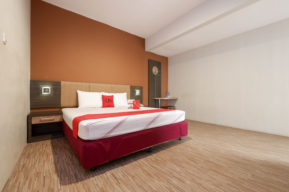 RedDoorz Kawi Deals & Reviews (Semarang, IDN) Wotif