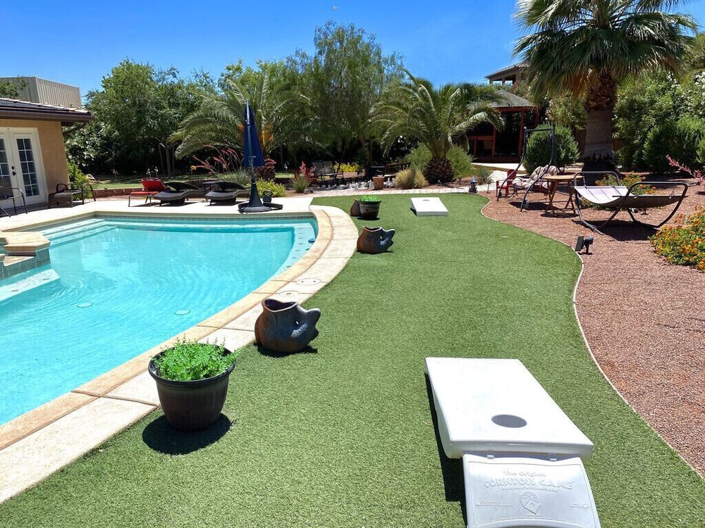 ⭐️⭐️⭐️⭐️⭐️ 6.5 BDRM Close to STRIP! Private Gated Family Fun Villa PROMO PRICING