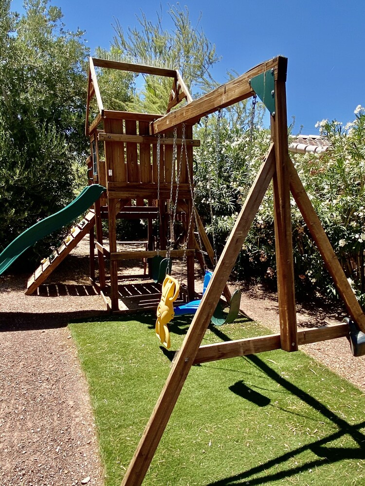 ⭐️⭐️⭐️⭐️⭐️ 6.5 BDRM Close to STRIP! Private Gated Family Fun Villa PROMO PRICING