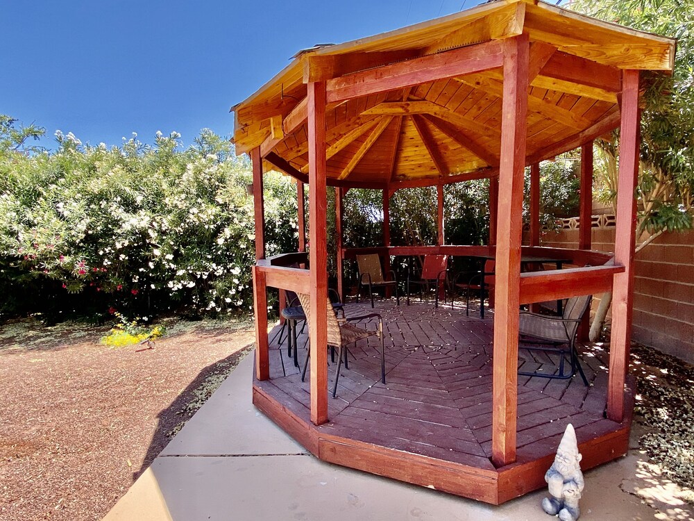 ⭐️⭐️⭐️⭐️⭐️ 6.5 BDRM Close to STRIP! Private Gated Family Fun Villa PROMO PRICING