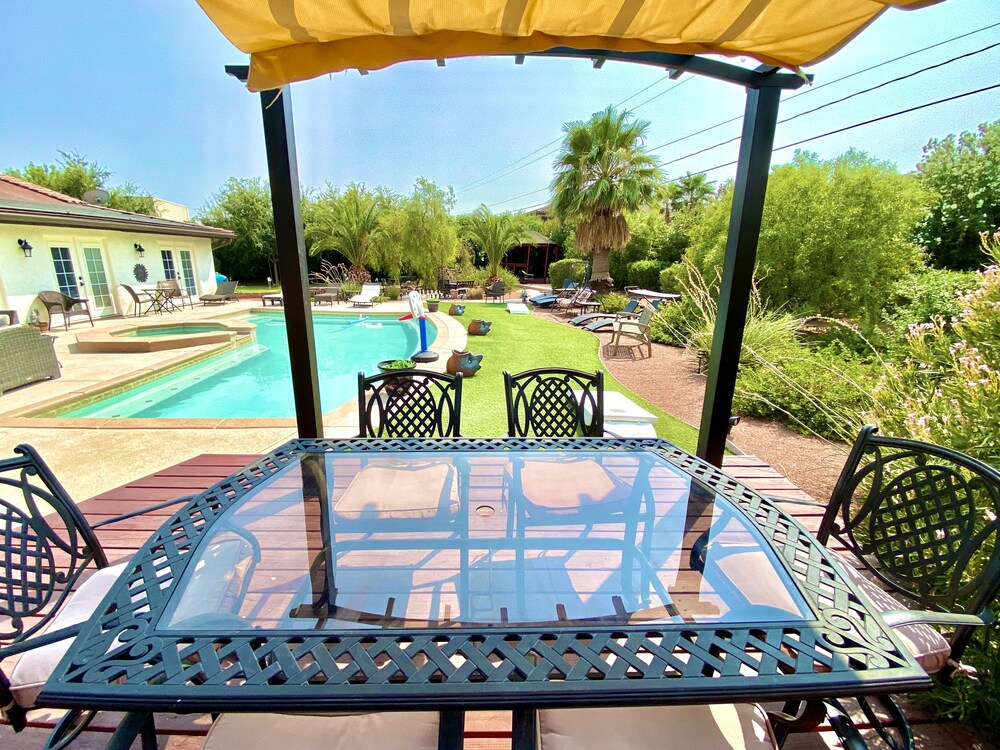 ⭐️⭐️⭐️⭐️⭐️ 6.5 BDRM Close to STRIP! Private Gated Family Fun Villa PROMO PRICING