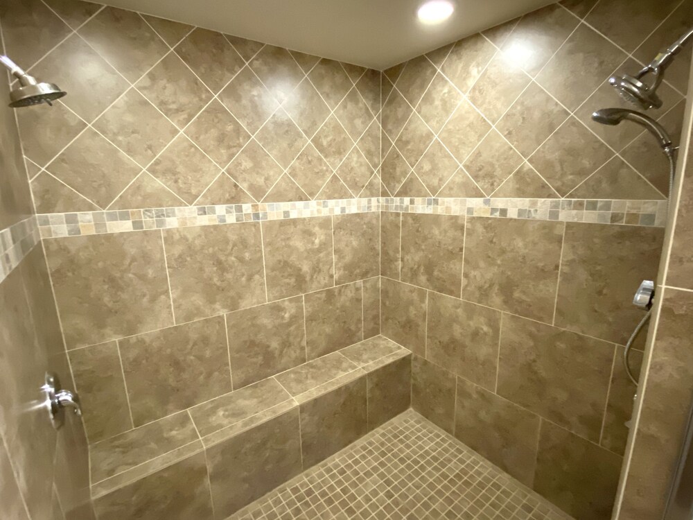 ⭐️⭐️⭐️⭐️⭐️ 6.5 BDRM Close to STRIP! Private Gated Family Fun Villa PROMO PRICING