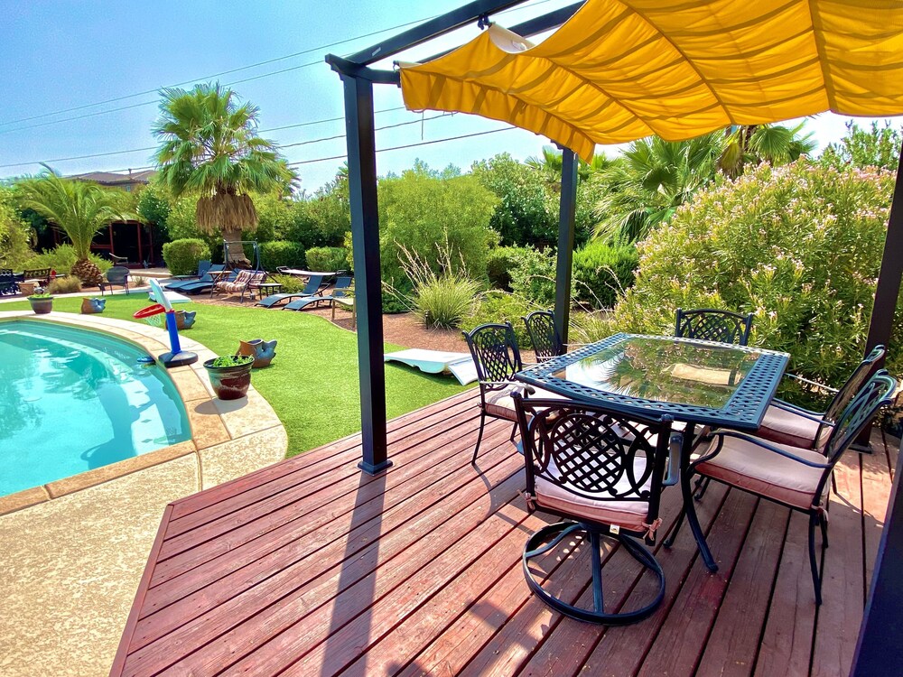 ⭐️⭐️⭐️⭐️⭐️ 6.5 BDRM Close to STRIP! Private Gated Family Fun Villa PROMO PRICING