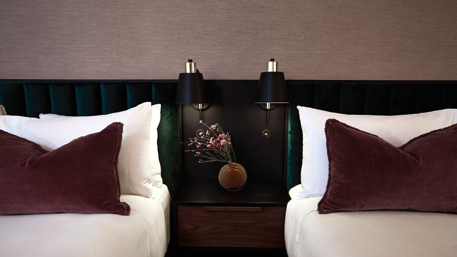 Fairlane Hotel