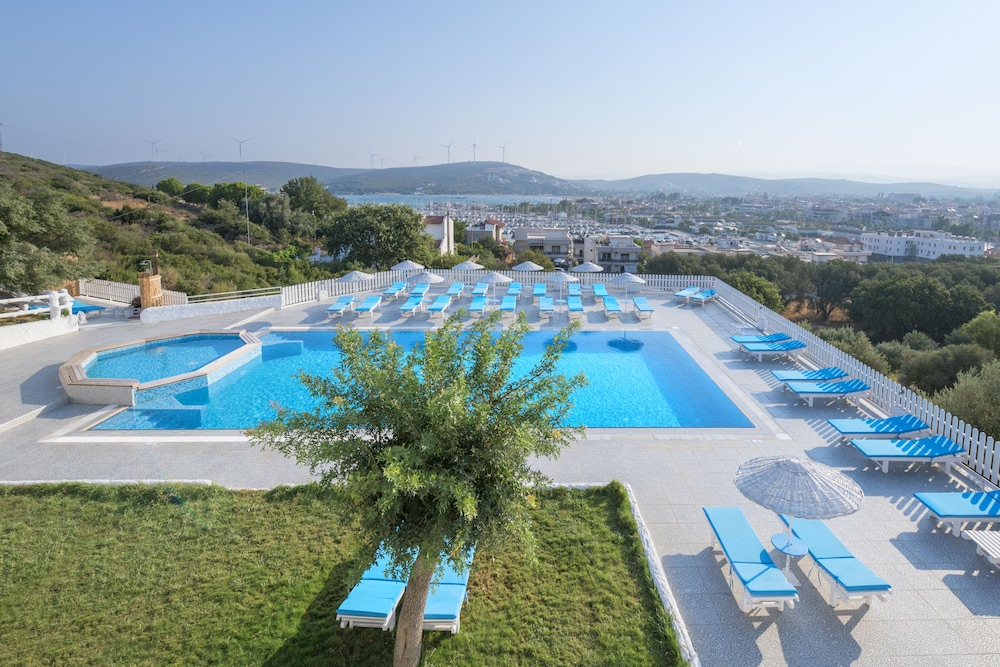 Thea Butik Hotel Restaurant Seferihisar Tur Best Price Guarantee Lastminute Com Au