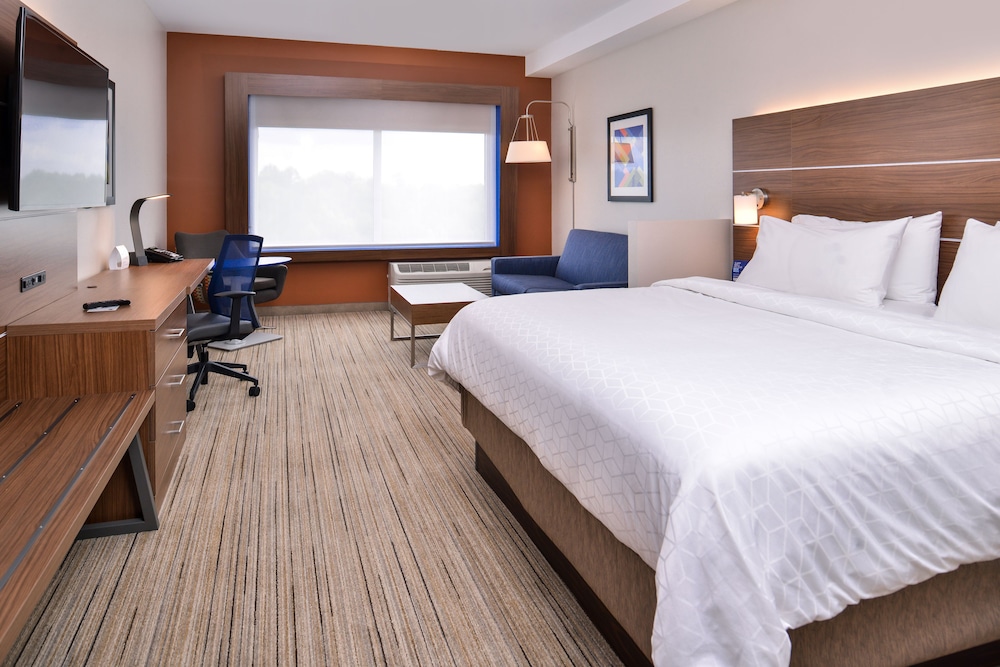 Holiday Inn Express & Suites Farmville, an IHG Hotel