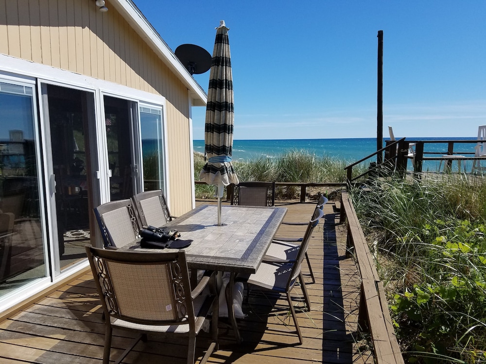 Lake Michigan Beachfront Private In Muskegon Hotel Featured Image