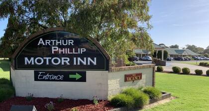 Arthur Phillip Motor Inn