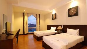 Minibar, màn/rèm cản sáng, giường gấp/giường phụ (phụ phí)