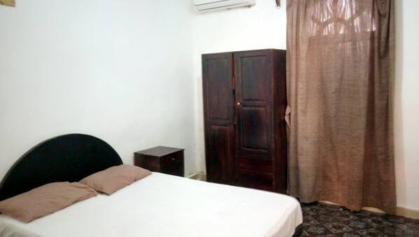 1 quarto, escrivaninha, Wi-Fi de cortesia