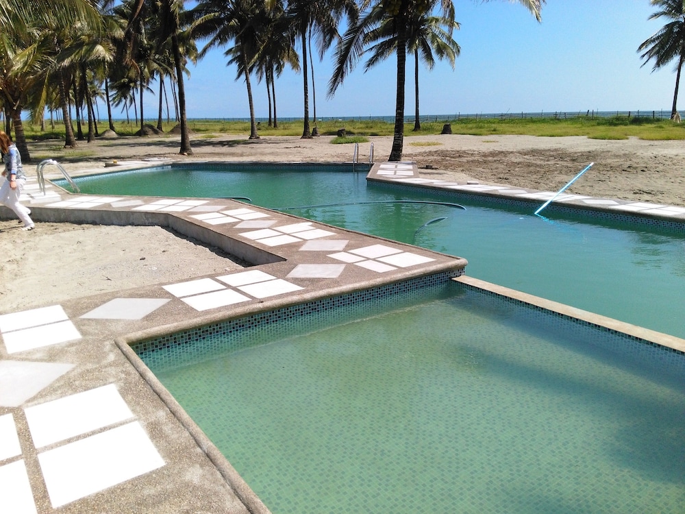 Outdoor pool, Hotel Solaris 25