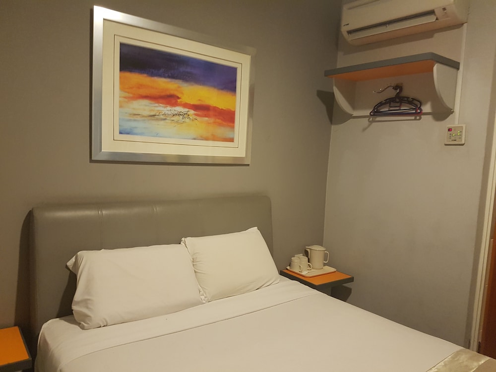 Foto - Swing & Pillows - KL Sg Besi, Kuala Lumpur