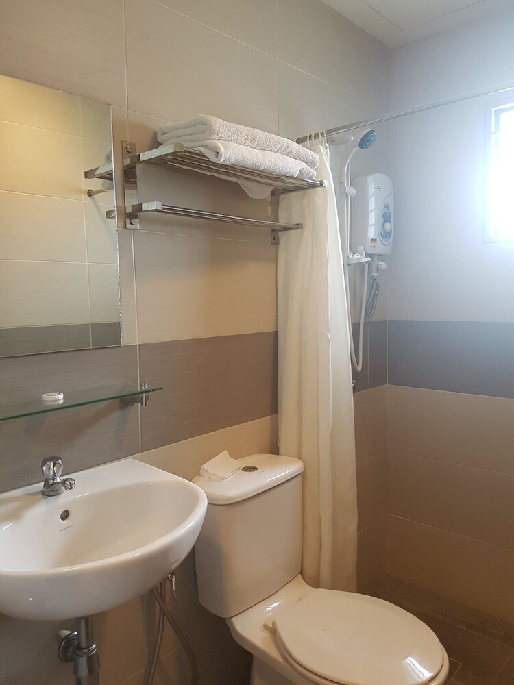 Foto - Swing & Pillows - KL Sg Besi, Kuala Lumpur