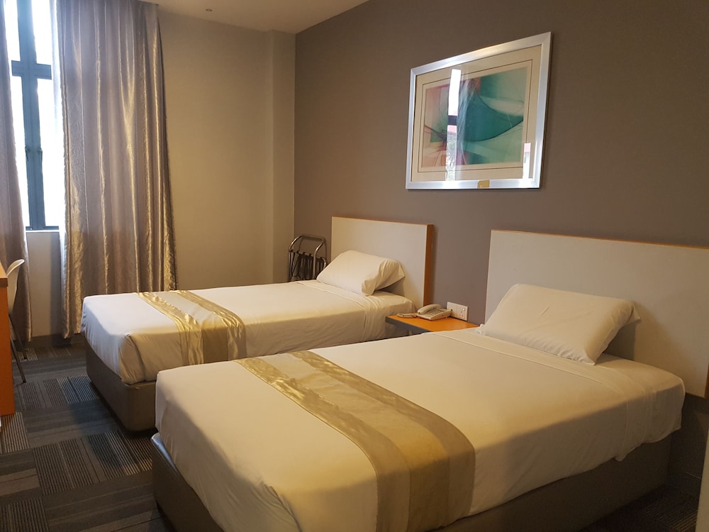 Foto - Swing & Pillows - KL Sg Besi, Kuala Lumpur