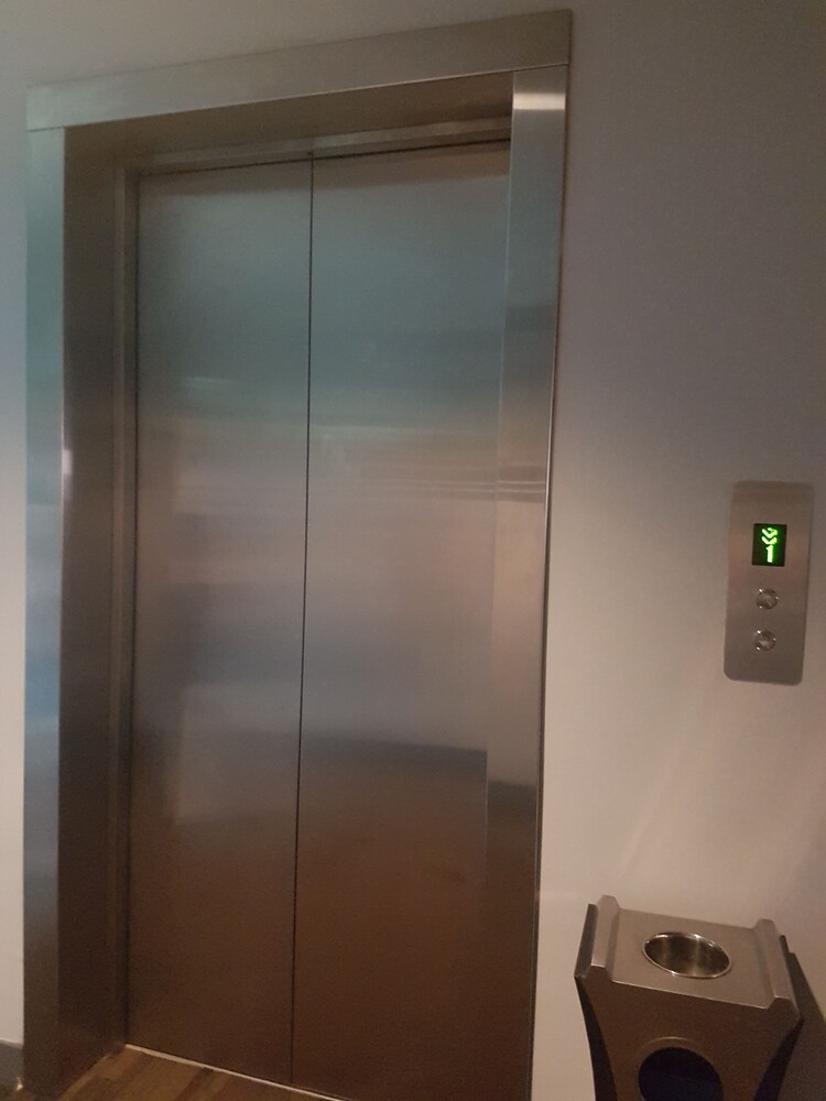 Foto - Swing & Pillows - KL Sg Besi, Kuala Lumpur