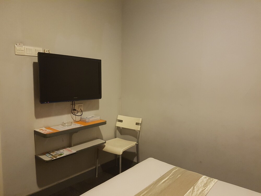 Foto - Swing & Pillows - KL Sg Besi, Kuala Lumpur