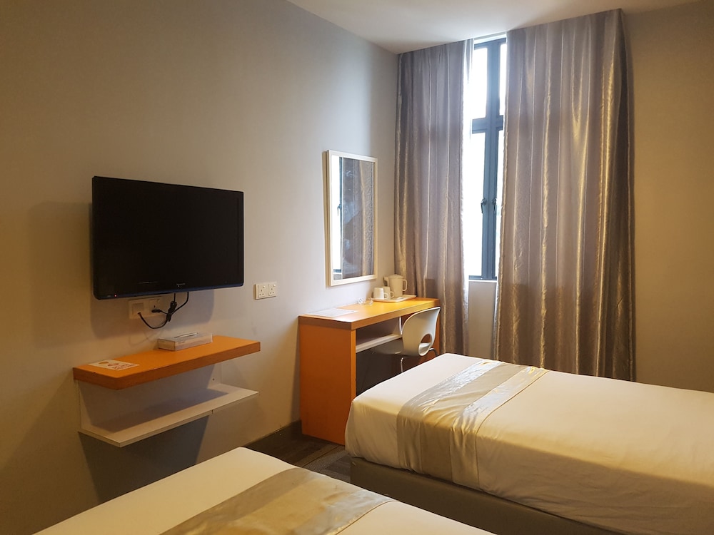 Foto - Swing & Pillows - KL Sg Besi, Kuala Lumpur