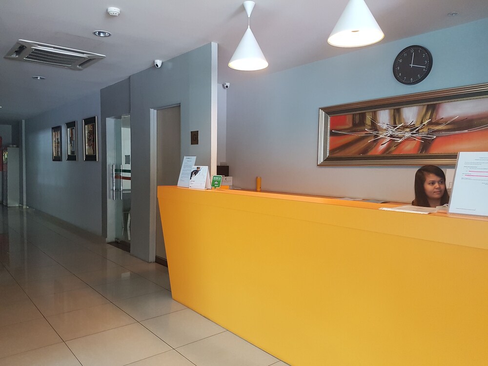 Foto - Swing & Pillows - KL Sg Besi, Kuala Lumpur