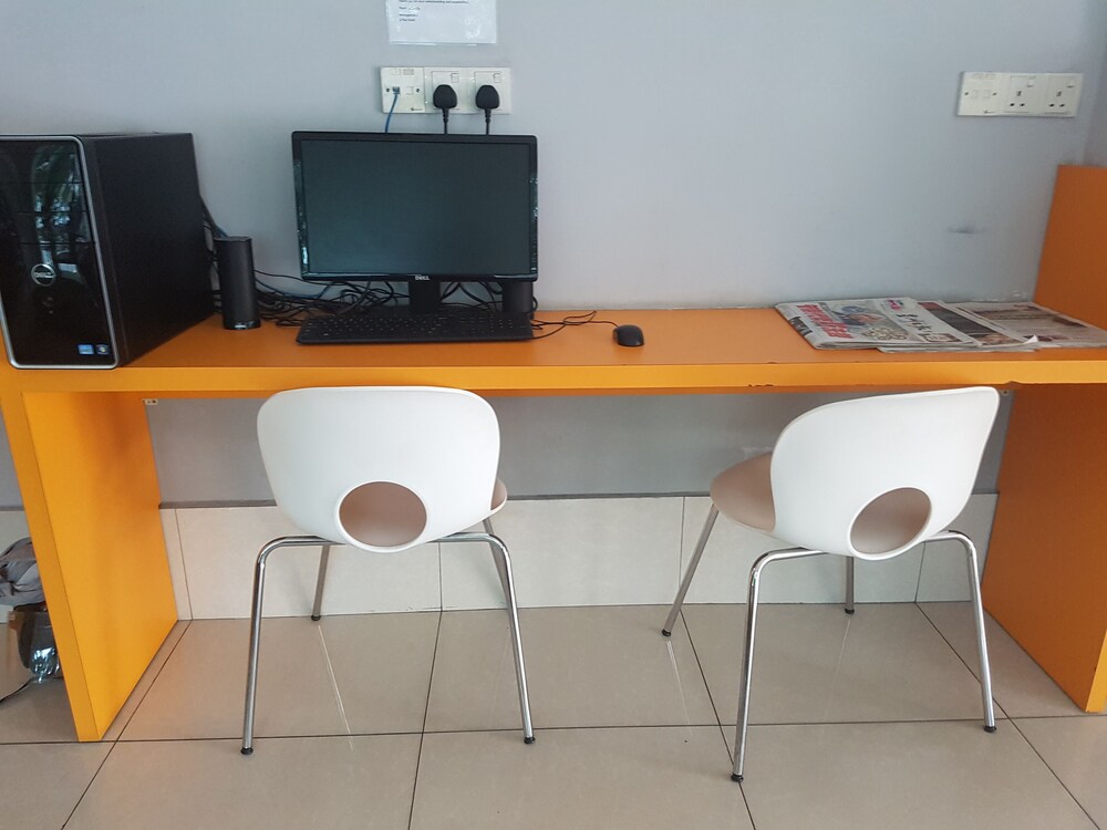 Foto - Swing & Pillows - KL Sg Besi, Kuala Lumpur