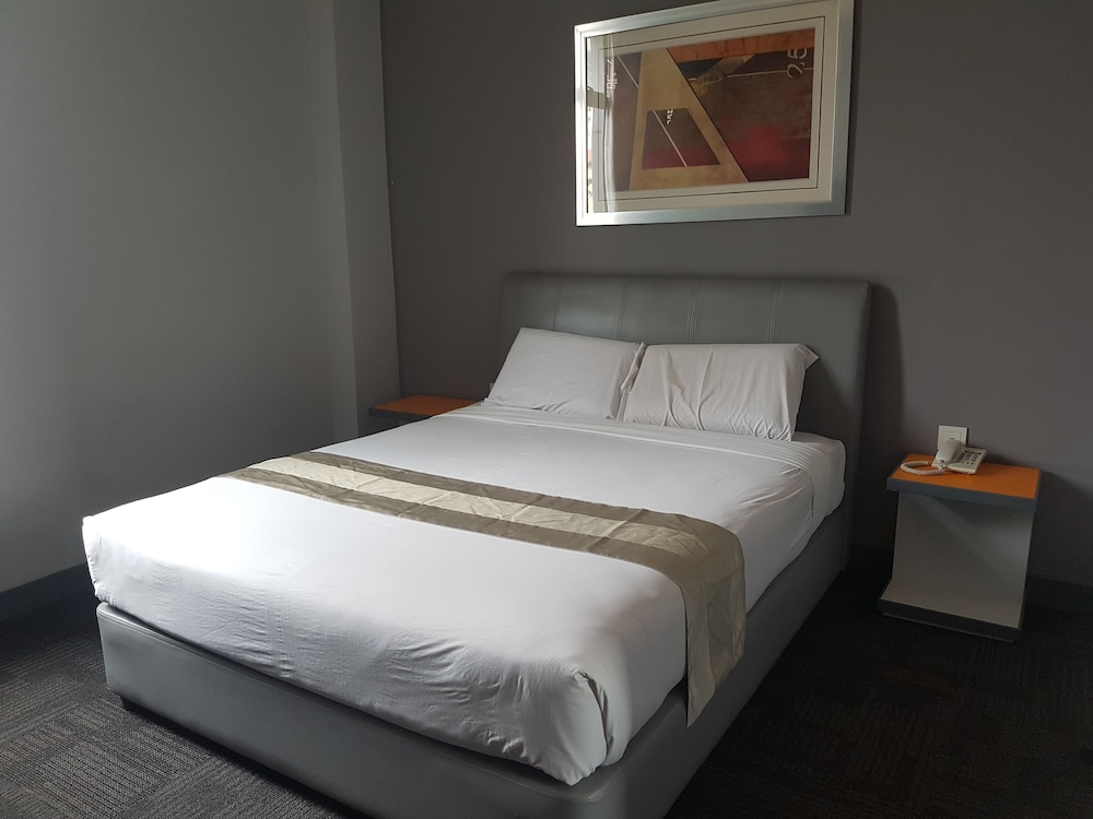 Foto - Swing & Pillows - KL Sg Besi, Kuala Lumpur