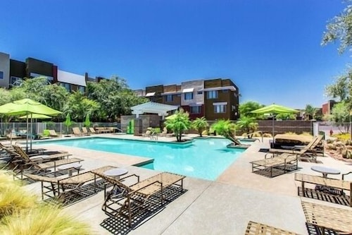 Check Expedia for Availability of 93rd Avenue unit 1045 - 3 Br condo by RedAwning