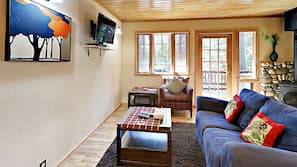 Flat-screen TV, fireplace