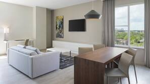 Premium bedding, in-room safe, desk, laptop workspace