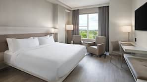 Premium bedding, in-room safe, desk, laptop workspace
