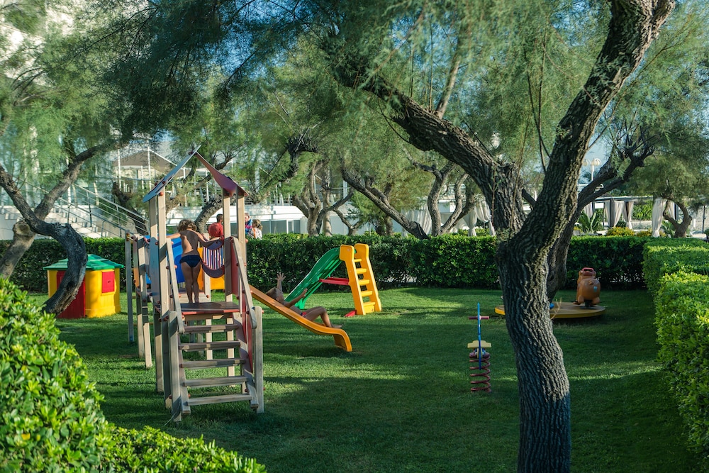 Photo - Grand Hotel Costa Brada