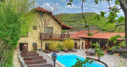Casa Dives, Transylvania