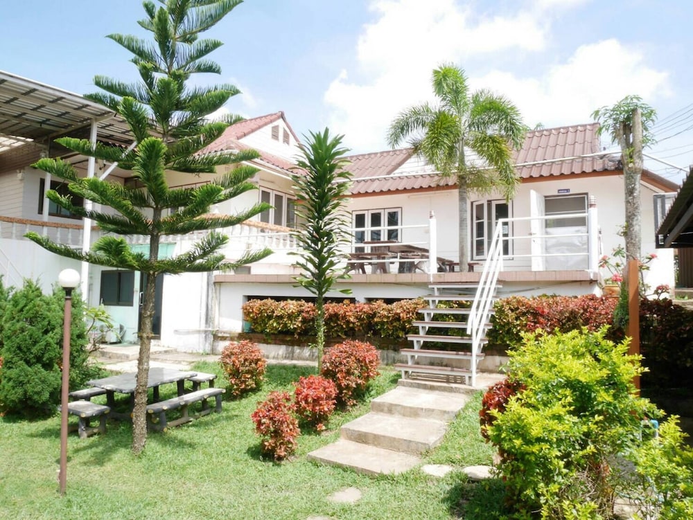 [Image: ea073aaa_z.jpg]