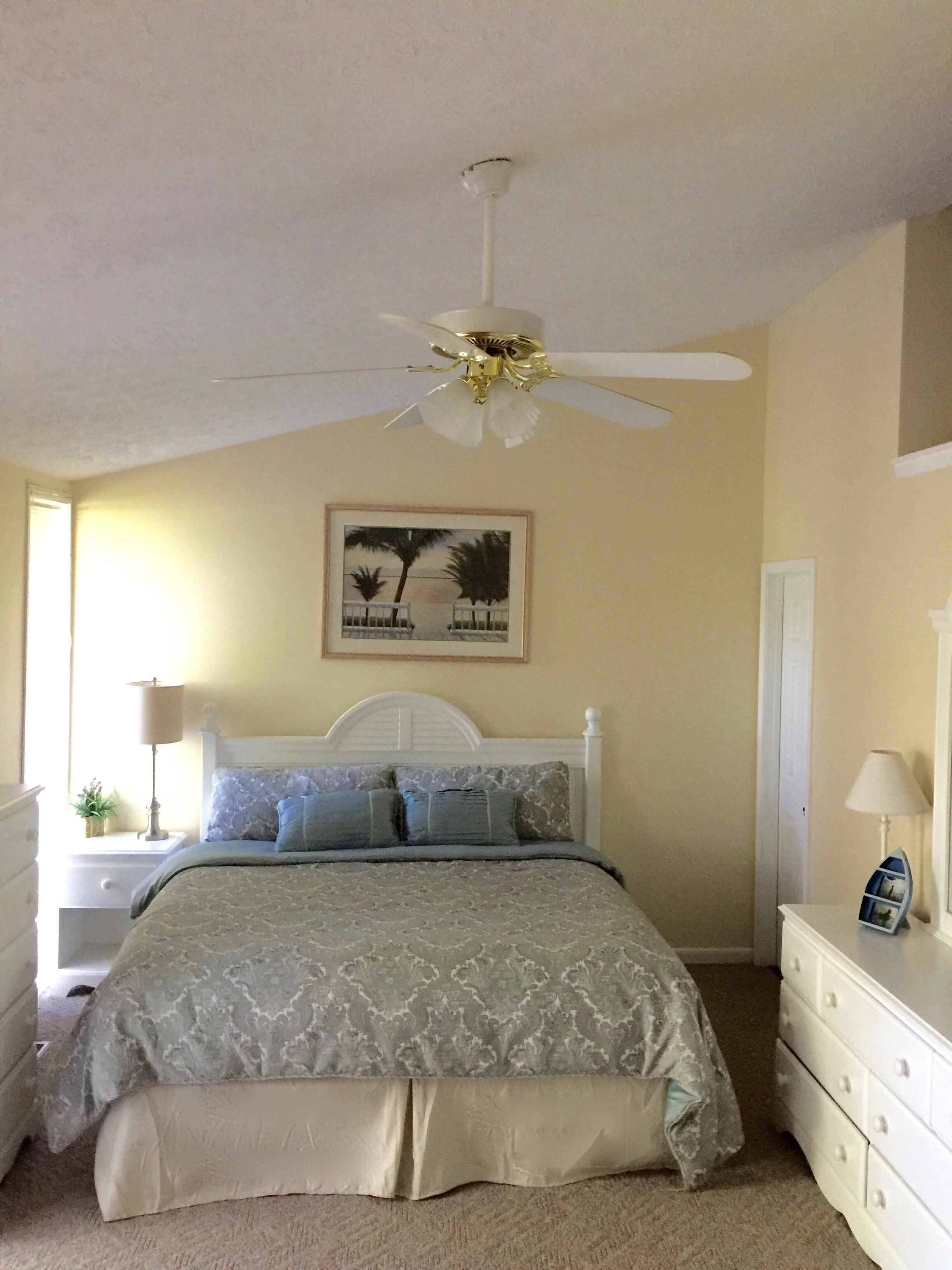 Premium Condo by Lake Cumberland Park! Perfect Location! Newly Updated! Comfy! in Jamestown, United States