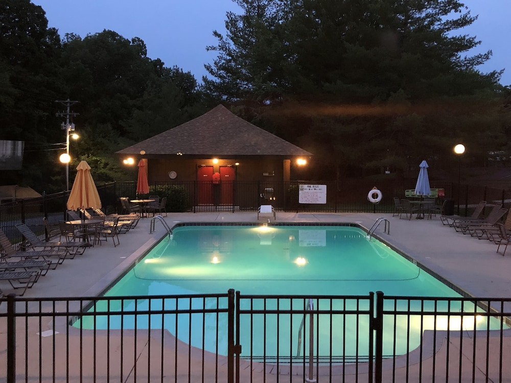 Premium Condo by Lake Cumberland Park! Perfect Location! Newly Updated