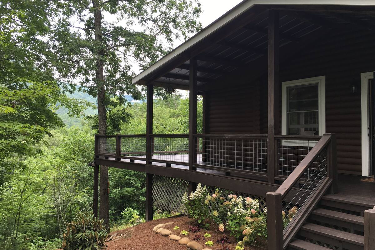 Dog Friendly Cozy Cabin With Beautiful Mountain View Fire Pit In Highlands Nc Expedia