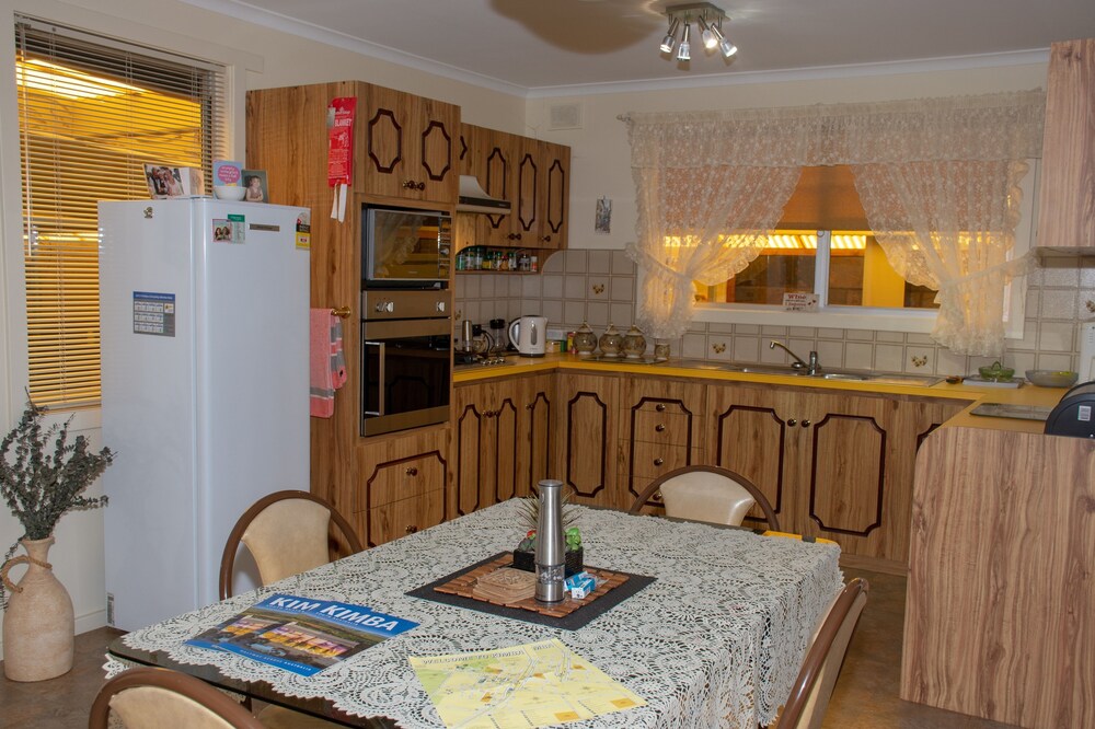Chrissies Palace - Hostel