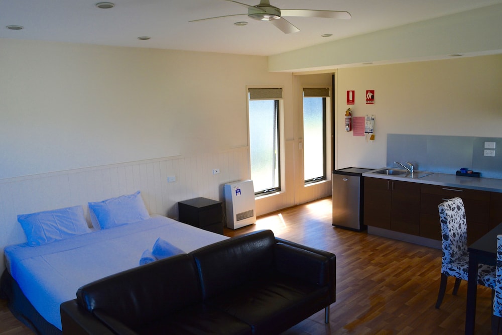Bimbi Park - Camping Under Koala