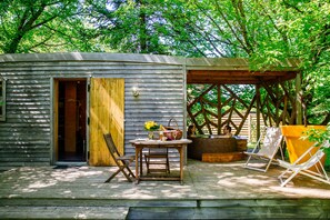 Cabin, Multiple Beds, Non Smoking (Oenolodge avec spa) | Terrace/patio