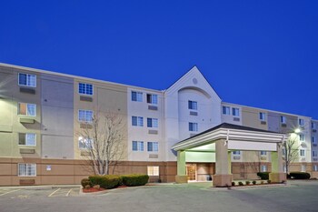 Candlewood Suites Topeka West