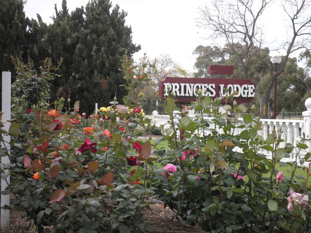 Princes Lodge Motel