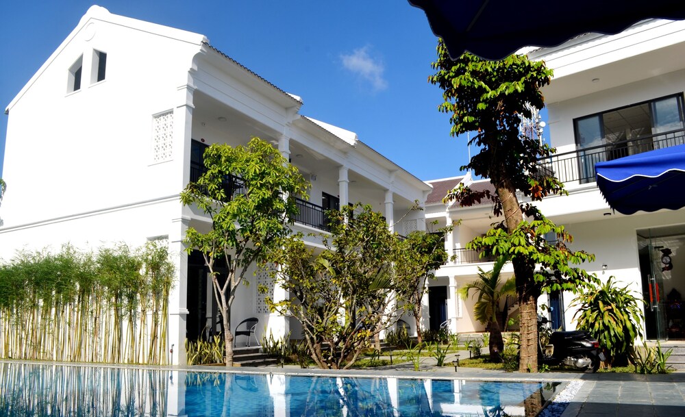 Tran Family Villas Boutique Hotel 2018 Room Prices 18 Deals Tran Family Villas Boutique Hotel 3 0 Out Of 5 Street View Featured Image