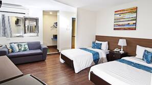 In-room safe, free WiFi, linens