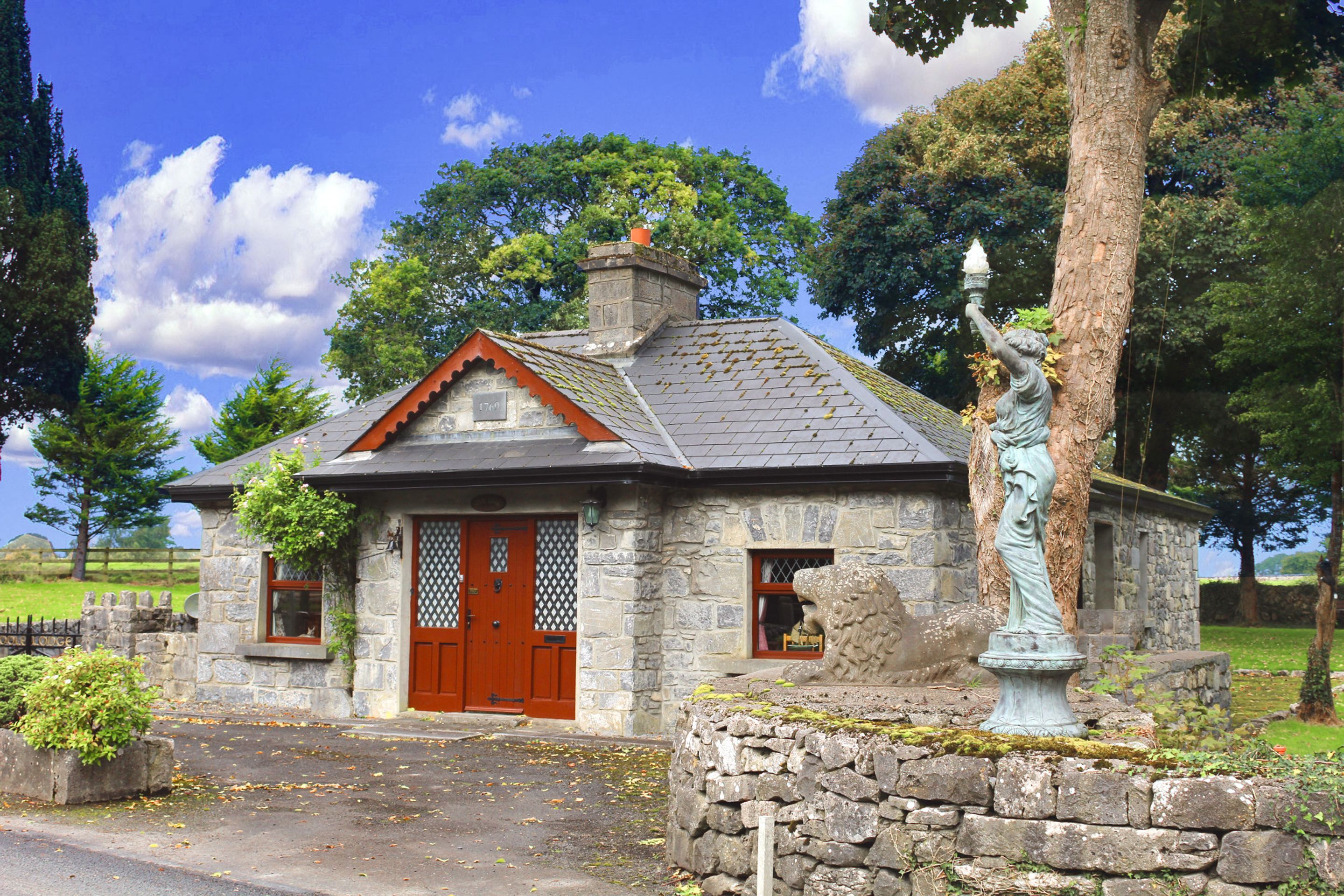 Coole Gate Lodge in Gort, Ireland