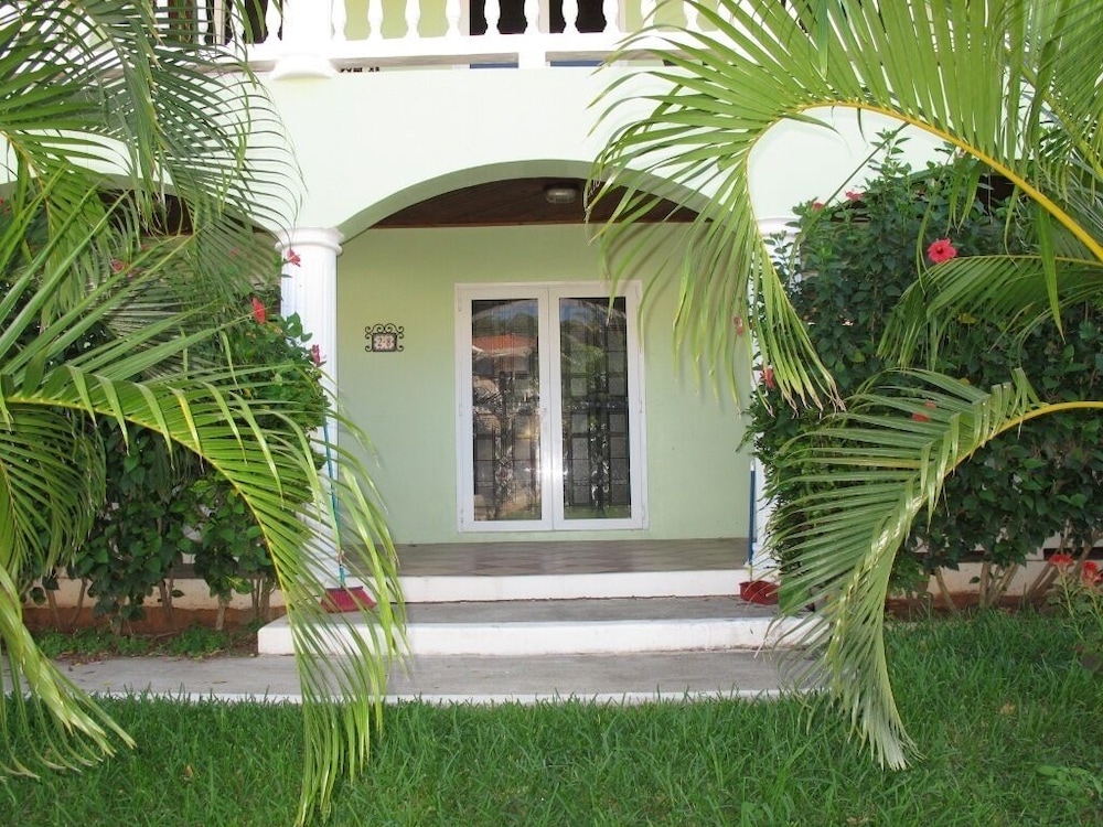 Perfect for Families- 2 Bedroom w/ Pool in Roatan, Honduras