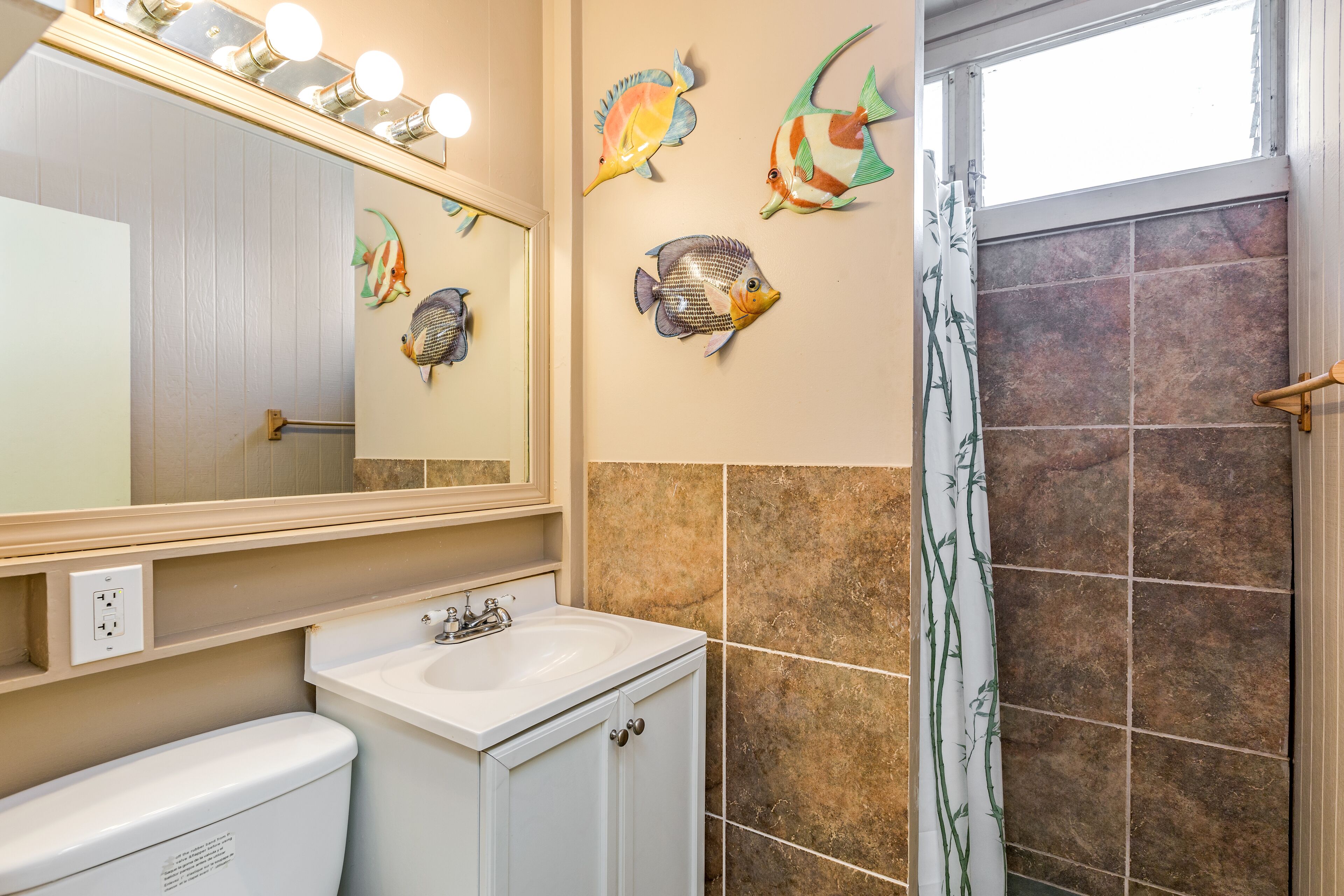 Pali Kai C, Ocean Bluff Studio, Mountain and Ocean Views, Rustic Charm, AC in Lihue, United States